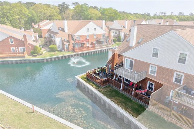 5168 Walkers Grant LN, Virginia Beach, VA 23455