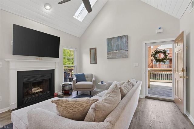 5168 Walkers Grant LN, Virginia Beach, VA 23455