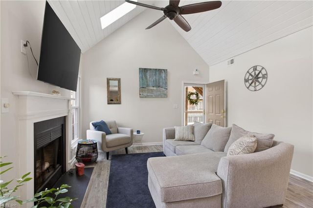 5168 Walkers Grant LN, Virginia Beach, VA 23455