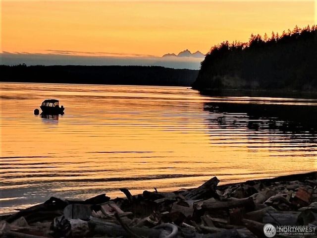 265 Sukyma Lane, Camano Island, WA 98282