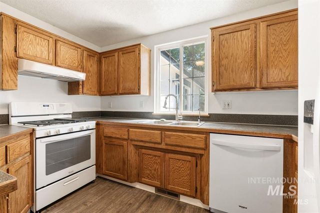 4135 W Cherry Ln, Meridian, ID 83642