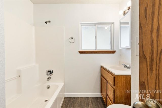 4135 W Cherry Ln, Meridian, ID 83642