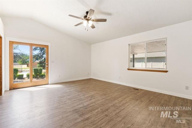 4135 W Cherry Ln, Meridian, ID 83642