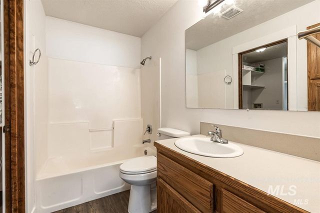 4135 W Cherry Ln, Meridian, ID 83642
