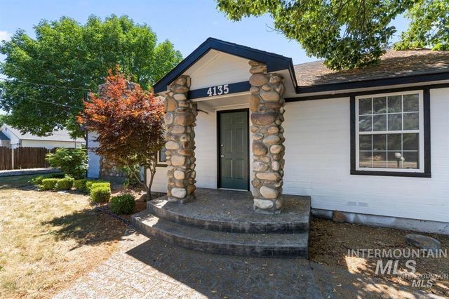 4135 W Cherry Ln, Meridian, ID 83642