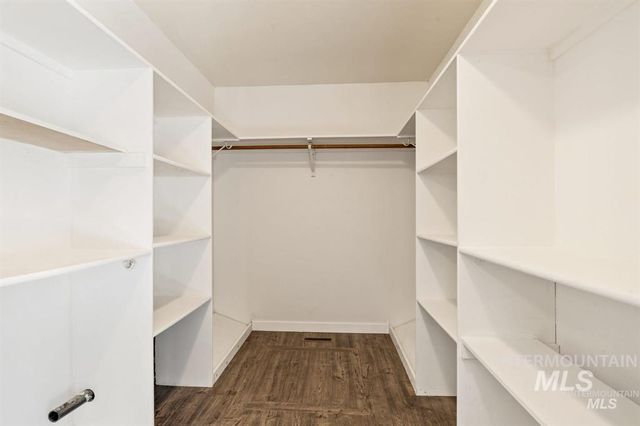 4135 W Cherry Ln, Meridian, ID 83642