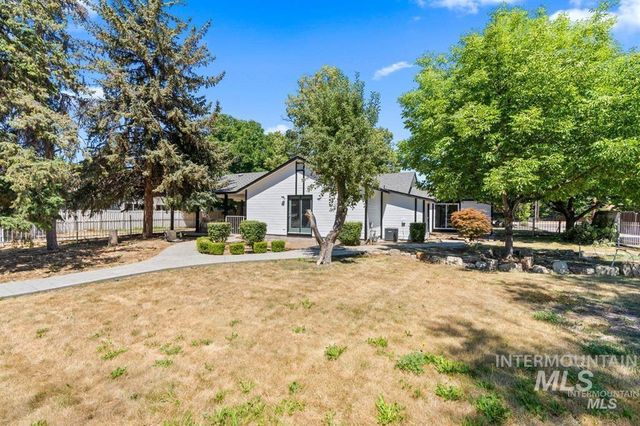 4135 W Cherry Ln, Meridian, ID 83642