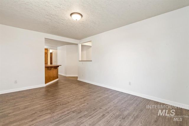 4135 W Cherry Ln, Meridian, ID 83642