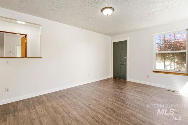 4135 W Cherry Ln, Meridian, ID 83642