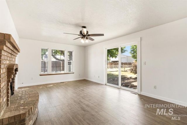 4135 W Cherry Ln, Meridian, ID 83642