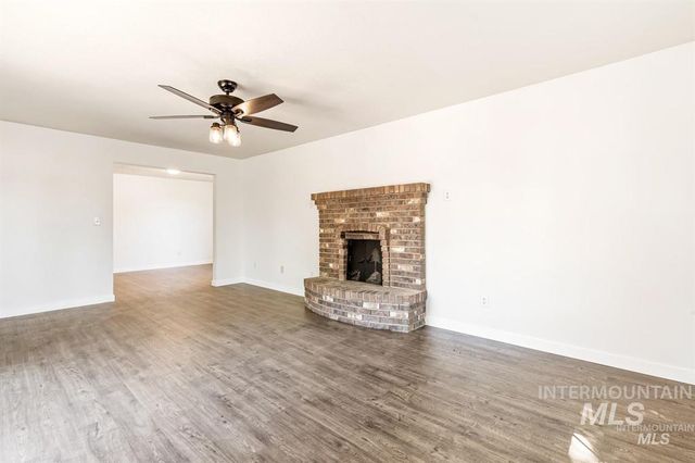 4135 W Cherry Ln, Meridian, ID 83642