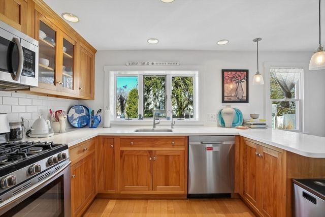12 Hawley Rd, Scituate, MA 02066