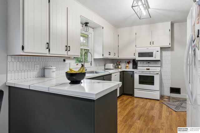 6634 Western Avenue, Omaha, NE 68132