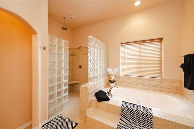 2276 Seminole Drive, Kingman, AZ 86401