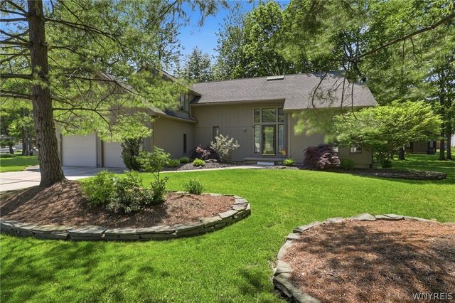 12 Skylark Court, Amherst, NY 14051