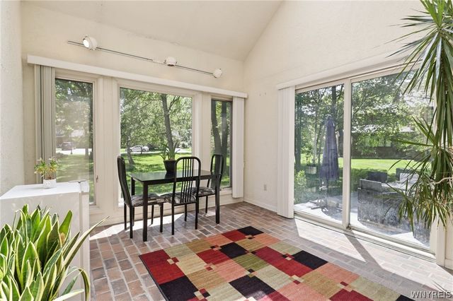 12 Skylark Court, Amherst, NY 14051