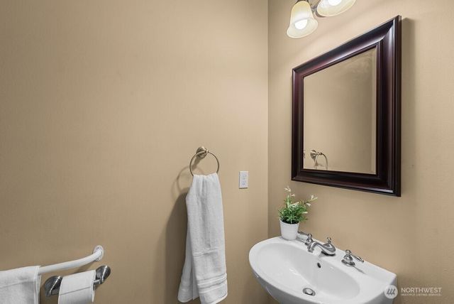 2015 Woodridge Street, Wenatchee, WA 98801