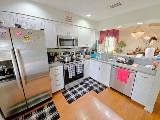 5 Heather Trace Drive, Boynton Beach, FL 33436