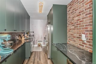 15 Hill Park Avenue 2L, Great Neck, NY 11021