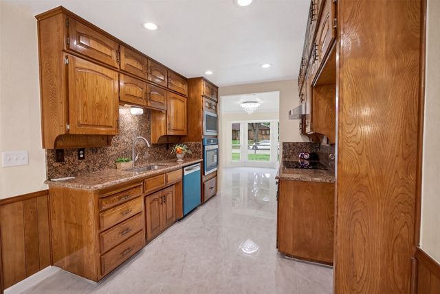 1606 Rosemary Drive, Arlington, TX 76014