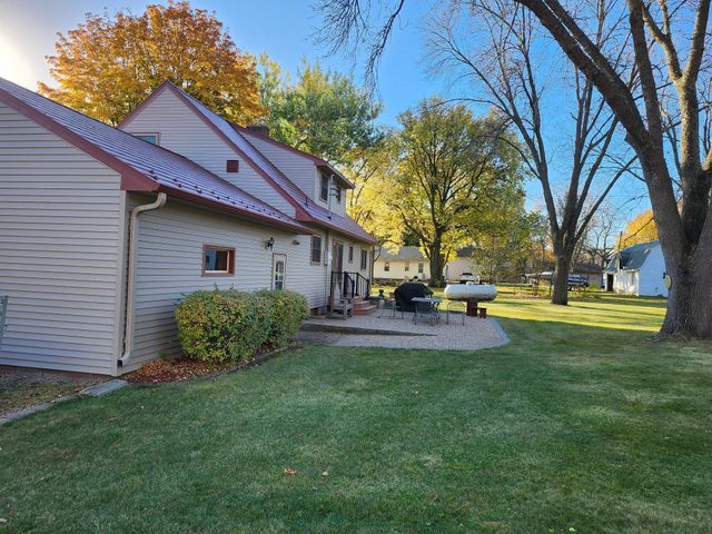 330 1st Street W, Lake Lillian, MN 56253