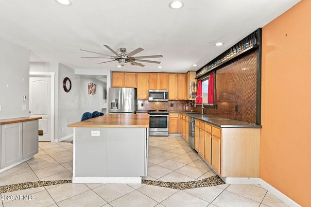 15618 W PORT AU PRINCE Lane, Surprise, AZ 85379