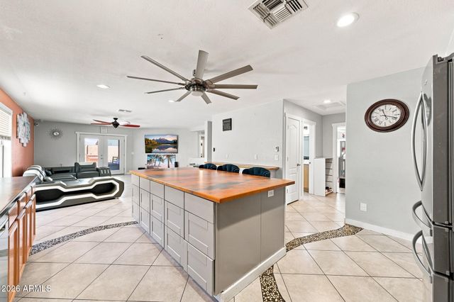 15618 W PORT AU PRINCE Lane, Surprise, AZ 85379