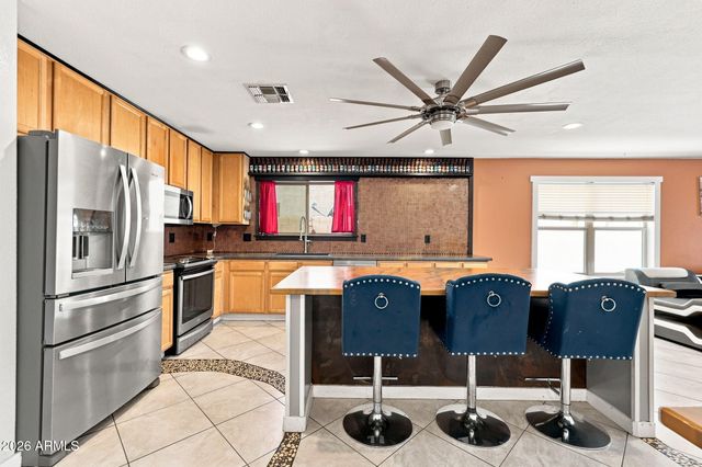 15618 W PORT AU PRINCE Lane, Surprise, AZ 85379
