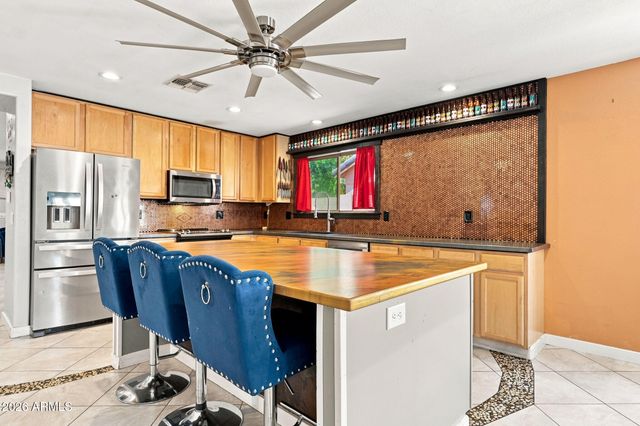 15618 W PORT AU PRINCE Lane, Surprise, AZ 85379