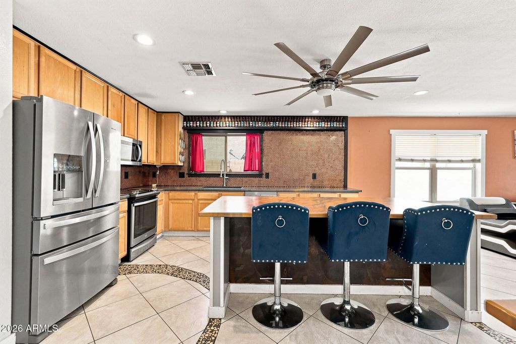 15618 W PORT AU PRINCE Lane, Surprise, AZ 85379 — photo 5