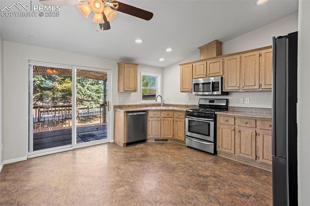 4686 Gray Fox Heights, Colorado Springs, CO 80922