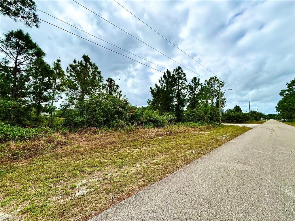 517 Osage AVE S, LEHIGH ACRES, FL 33974 — photo 2