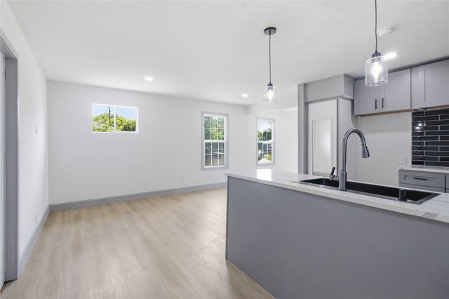 2033 Redman Circle, Dallas, TX 75223