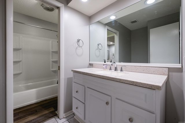 11480 Bainbridge Drive, Little Rock, AR 72212