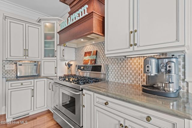 800 North Carolina Avenue, Carolina Beach, NC 28428