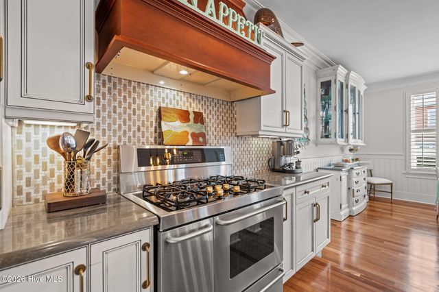 800 North Carolina Avenue, Carolina Beach, NC 28428