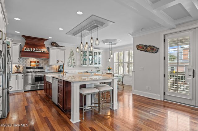 800 North Carolina Avenue, Carolina Beach, NC 28428