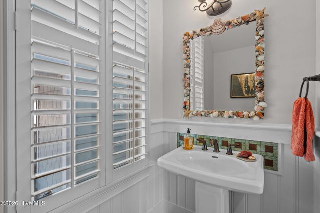 800 North Carolina Avenue, Carolina Beach, NC 28428