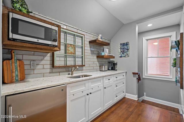 800 North Carolina Avenue, Carolina Beach, NC 28428