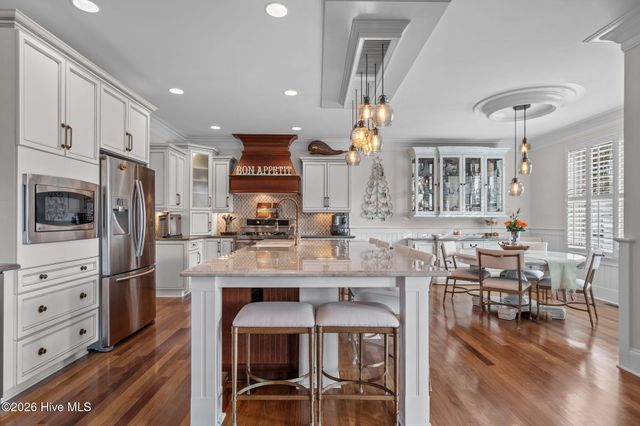 800 North Carolina Avenue, Carolina Beach, NC 28428