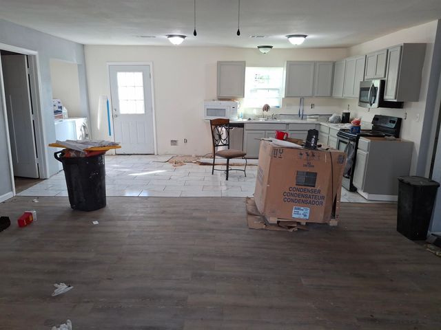 302 Cedar St, Marshall, TX 75670