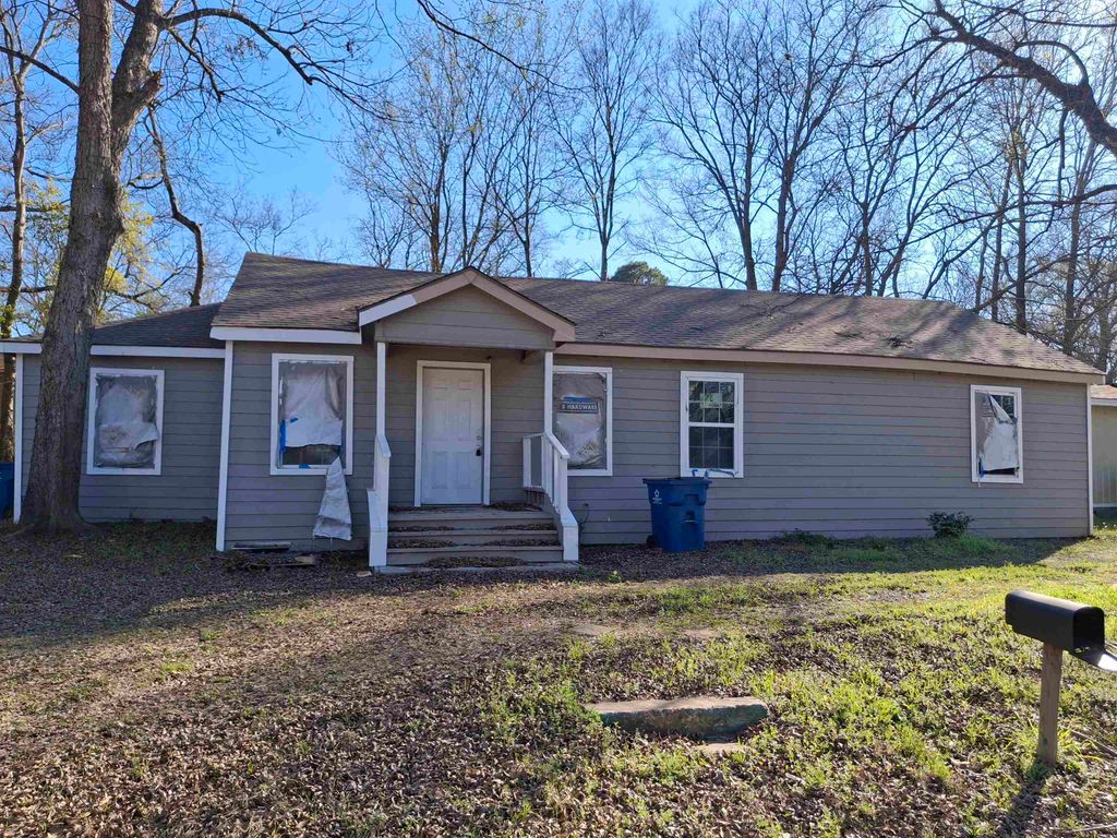302 Cedar St, Marshall, TX 75670