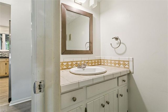 239 Windsor Castle DR, Newport News, VA 23608