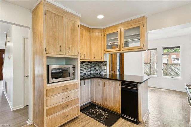 239 Windsor Castle DR, Newport News, VA 23608