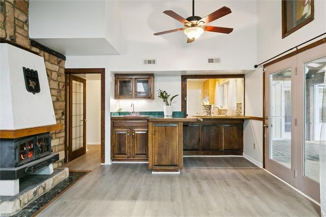 239 Windsor Castle DR, Newport News, VA 23608