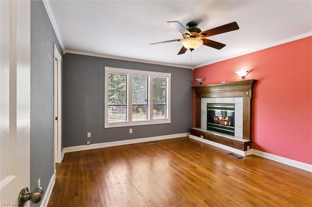 239 Windsor Castle DR, Newport News, VA 23608