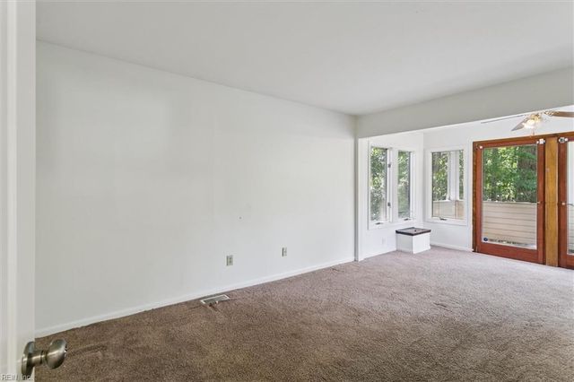 239 Windsor Castle DR, Newport News, VA 23608