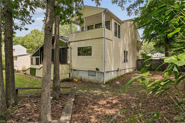 239 Windsor Castle DR, Newport News, VA 23608