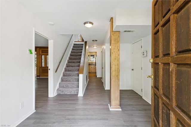 239 Windsor Castle DR, Newport News, VA 23608