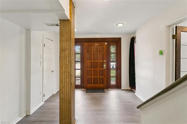 239 Windsor Castle DR, Newport News, VA 23608